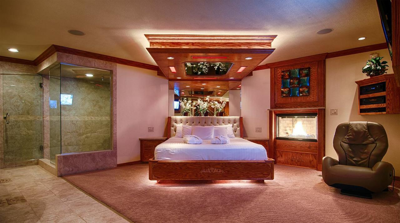 غلينفيو Sybaris Pool Suites Northbrook - Adults Only المظهر الخارجي الصورة